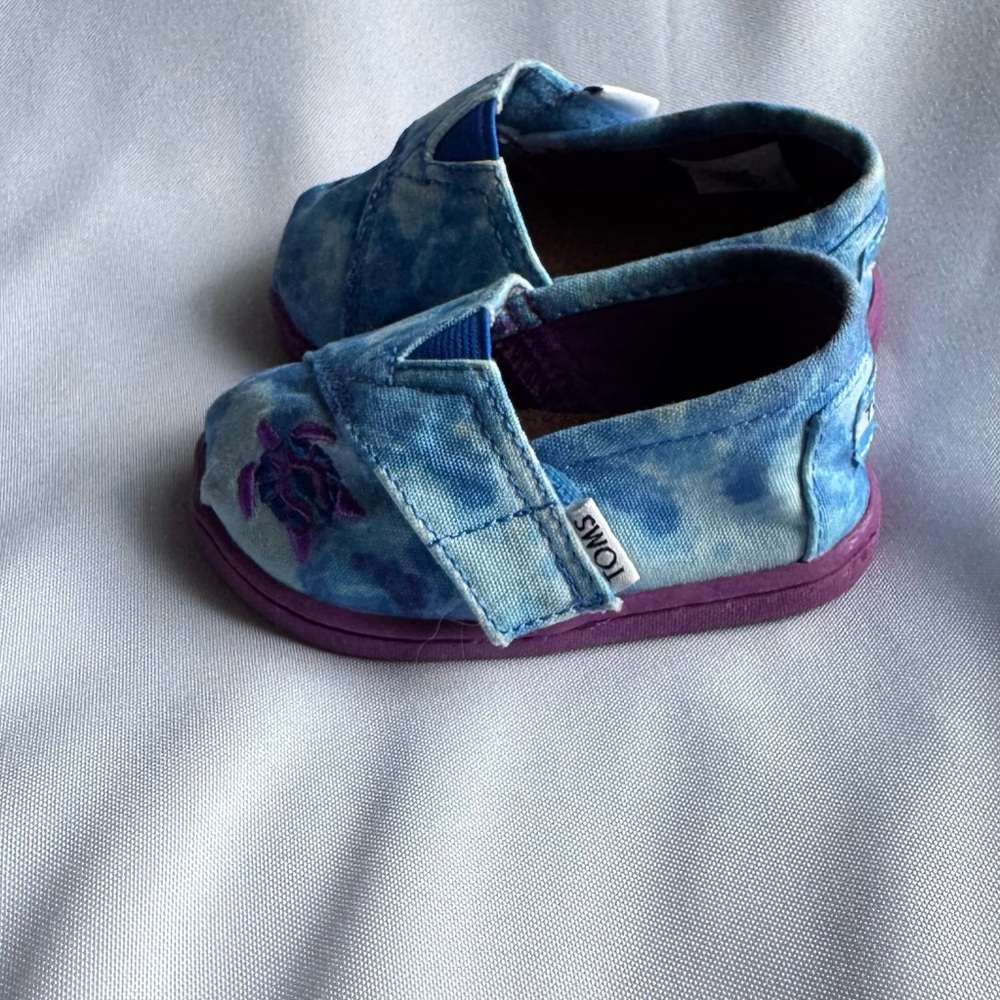 Toms Kids Slip On‎ Alpargata Flats Size T4 Tie Dye Blue Purple Oceana Turtle - Picture 8 of 11